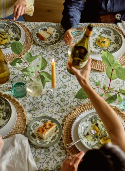 Table setting 
