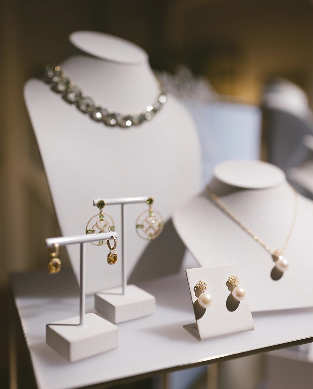 A showcase of Kiki McDonough bridal jewellery in The Wedding Present Company showroom