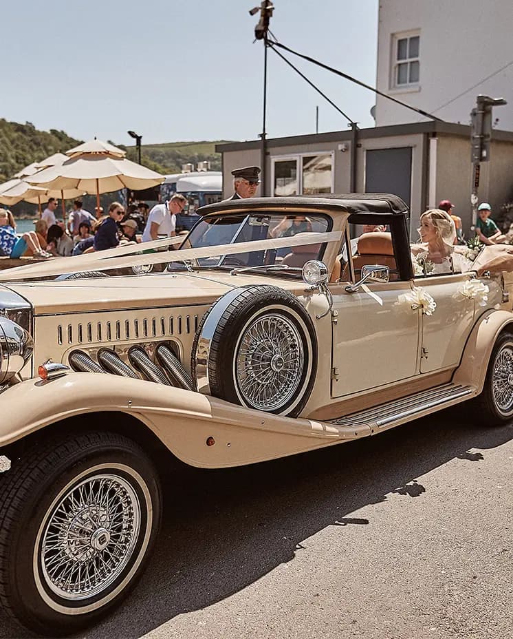 wedding car bride and groom classic vintage transportation
