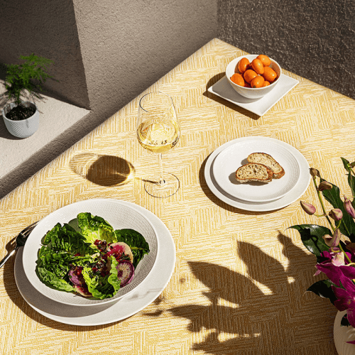 Image showing the Gio Serving bowl, White/ Bone China product.