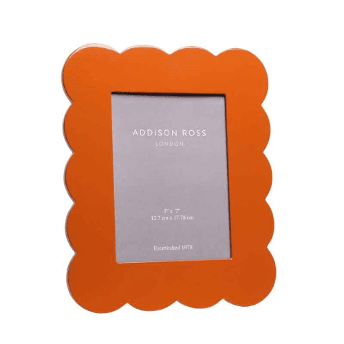 Image showing the Lacquered Scallop Photo Frame product.