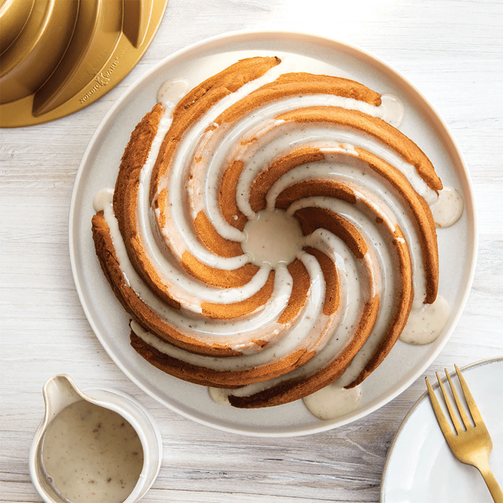Premier Cast Heritage Bundt Pan, Gold