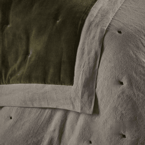 Image showing the Reversible Velvet Quilt product.