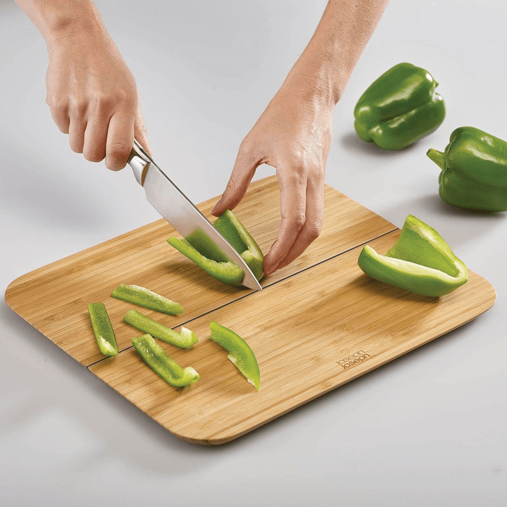 Chop 2 Pot Bamboo chopping board, W26 x D21cm