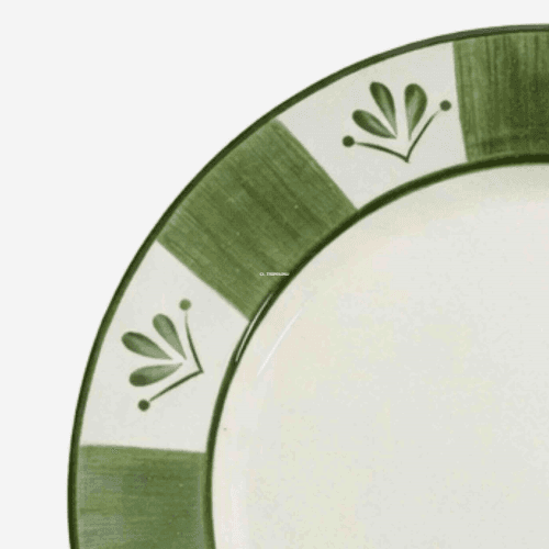 Image showing the Flor de Lis Dinner Plate, Fern Green product.