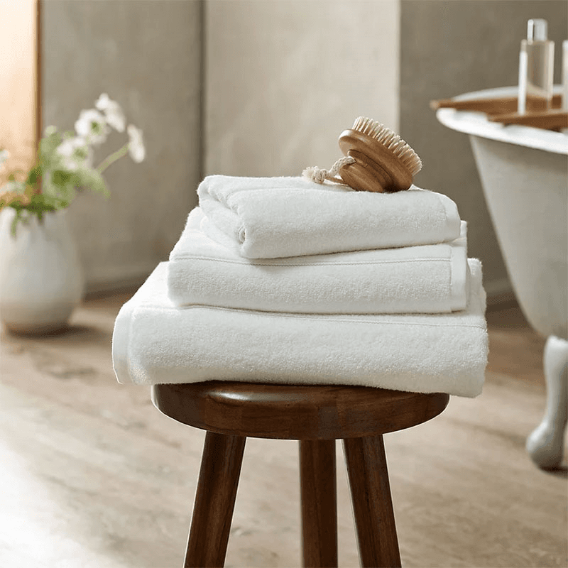 Super Soft Ecoloom Stripe Bath Towel, White/Grey