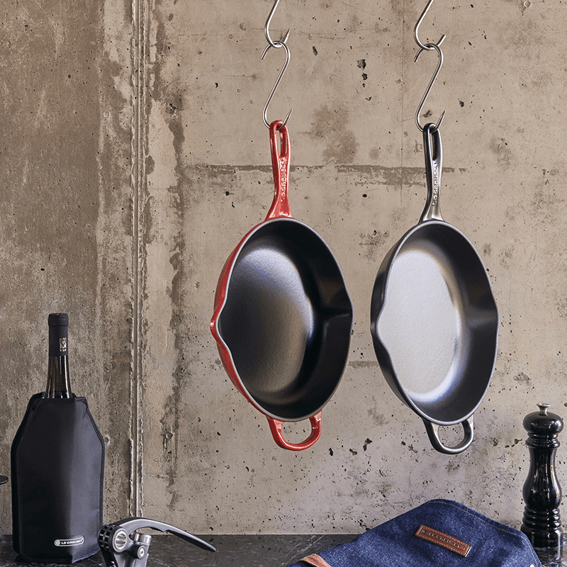 Signature Cast Iron Skillet, 26cm, Cerise