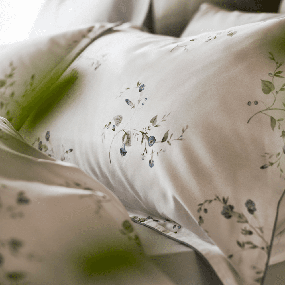 Forget Me Knot Duvet Set