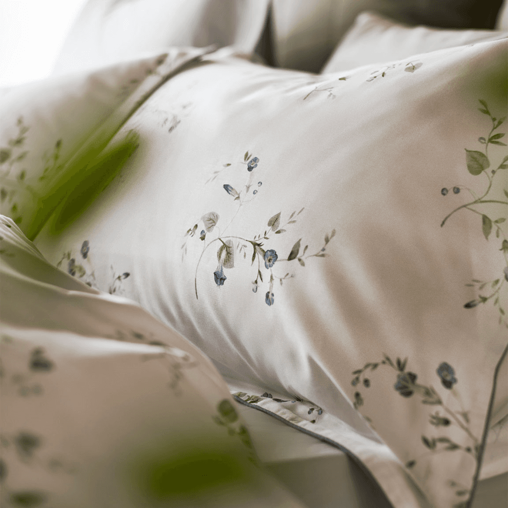 Forget Me Knot Duvet Set