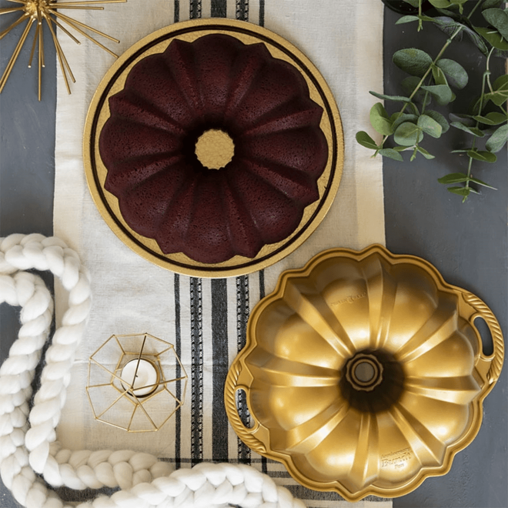 Premier Cast Anniversary Bundt Pan, Gold