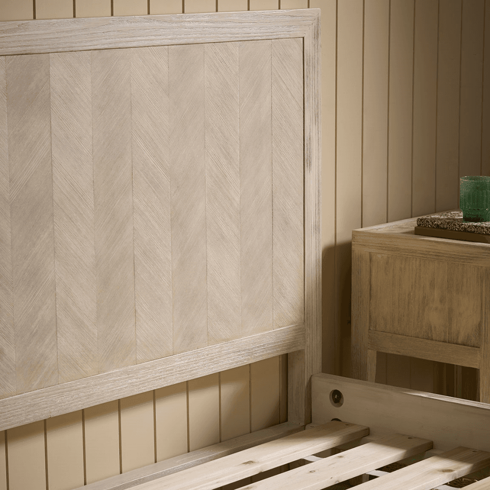 Tova Limewashed Bed