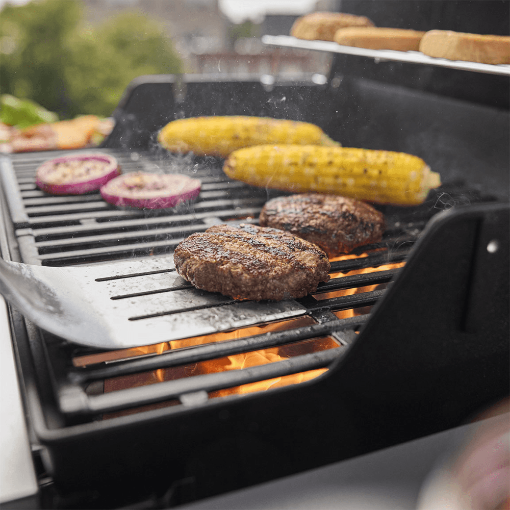 Spirit E-210 Gas Barbecue, Black/Stainless Steel