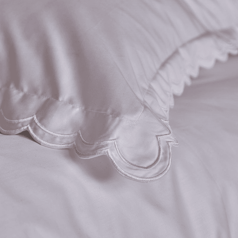 Scallop Edge Pair of Oxford Pillowcases